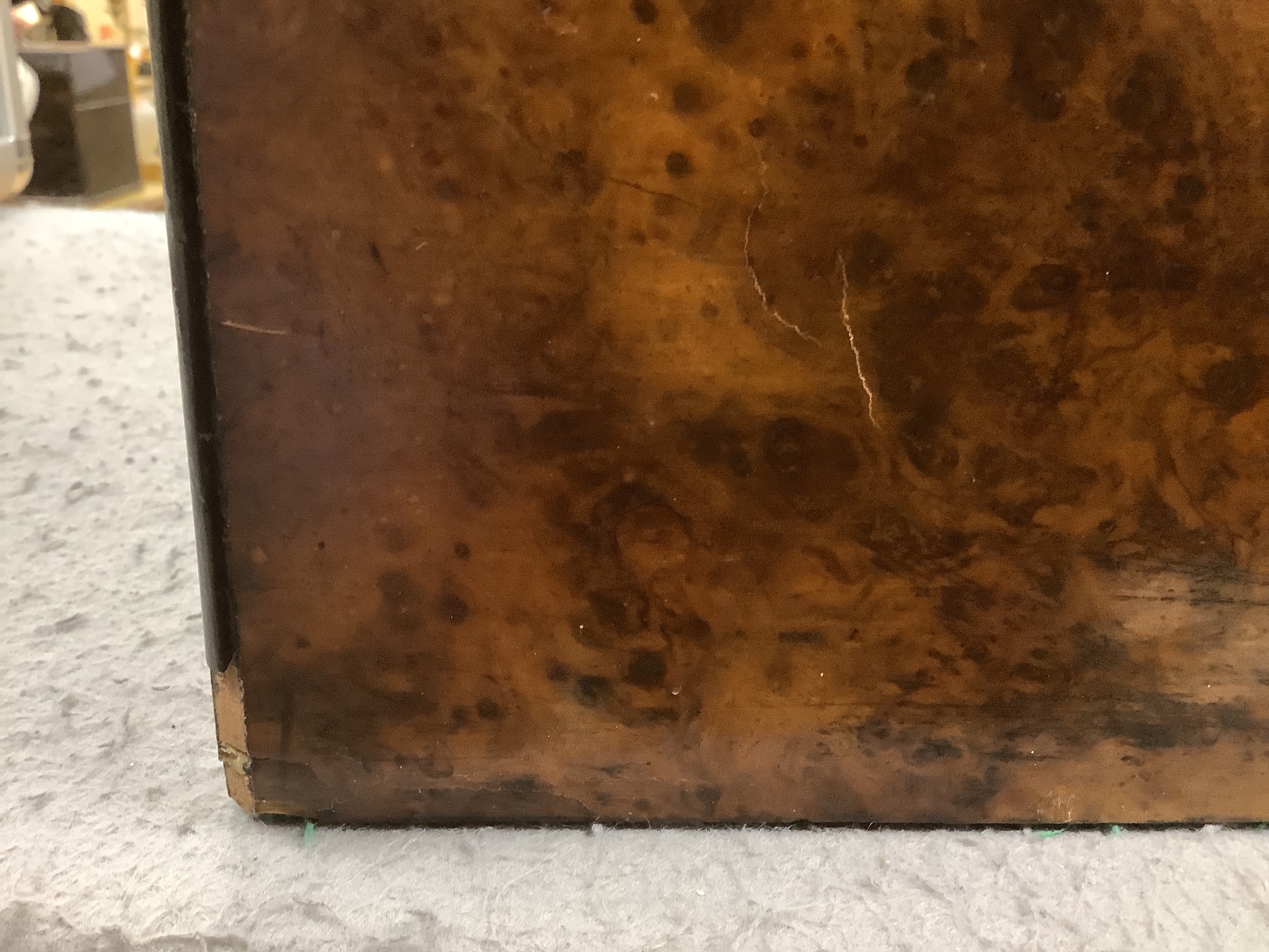 A Victorian burr walnut 4 bottle decanter box, four glass decanters and a silver ‘port’ label, 24cm high